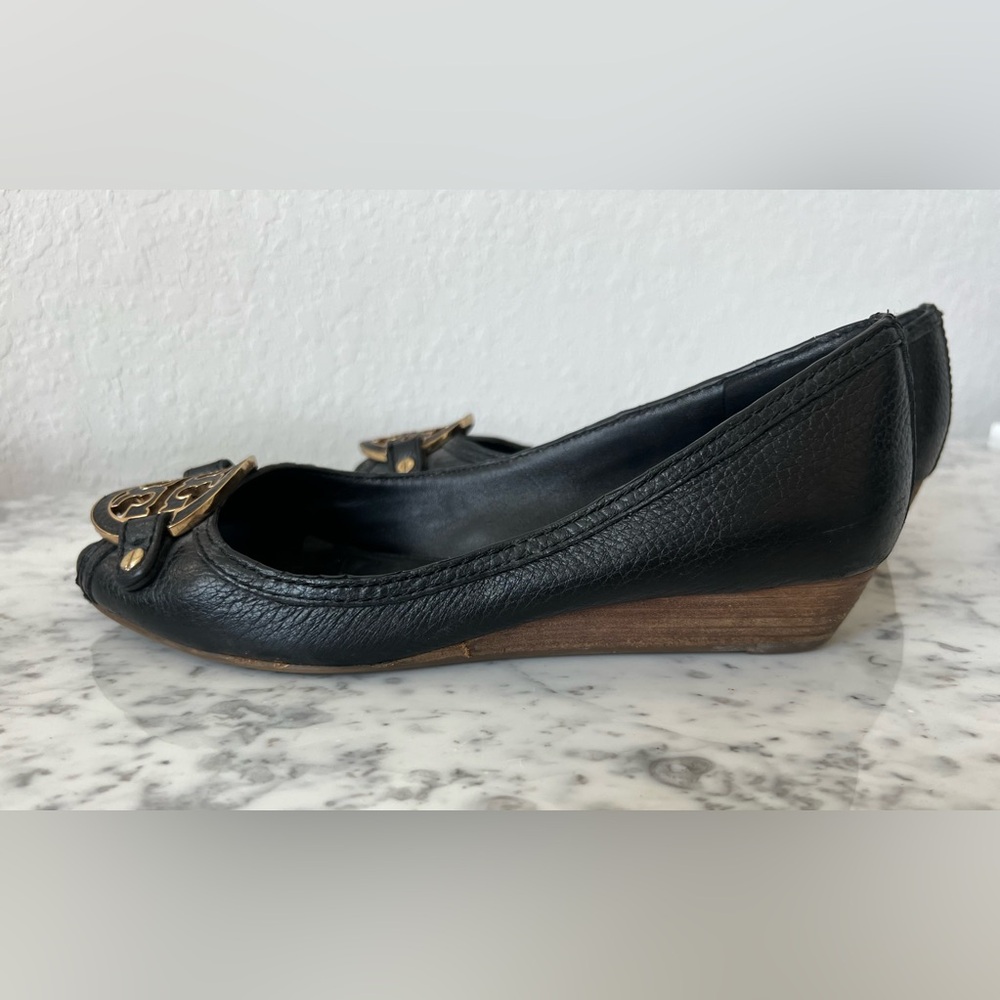 Tory Burch Black Leather Logo Peep-Toe Flats with Gold Hardware - Picture 3 of 8
